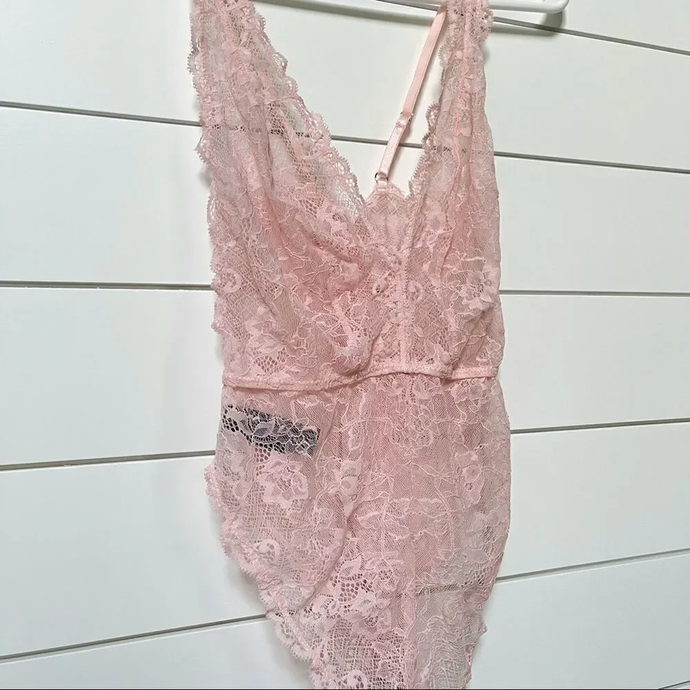 NWOT ASOS Lace bodysuit With Lace Up Back size 6